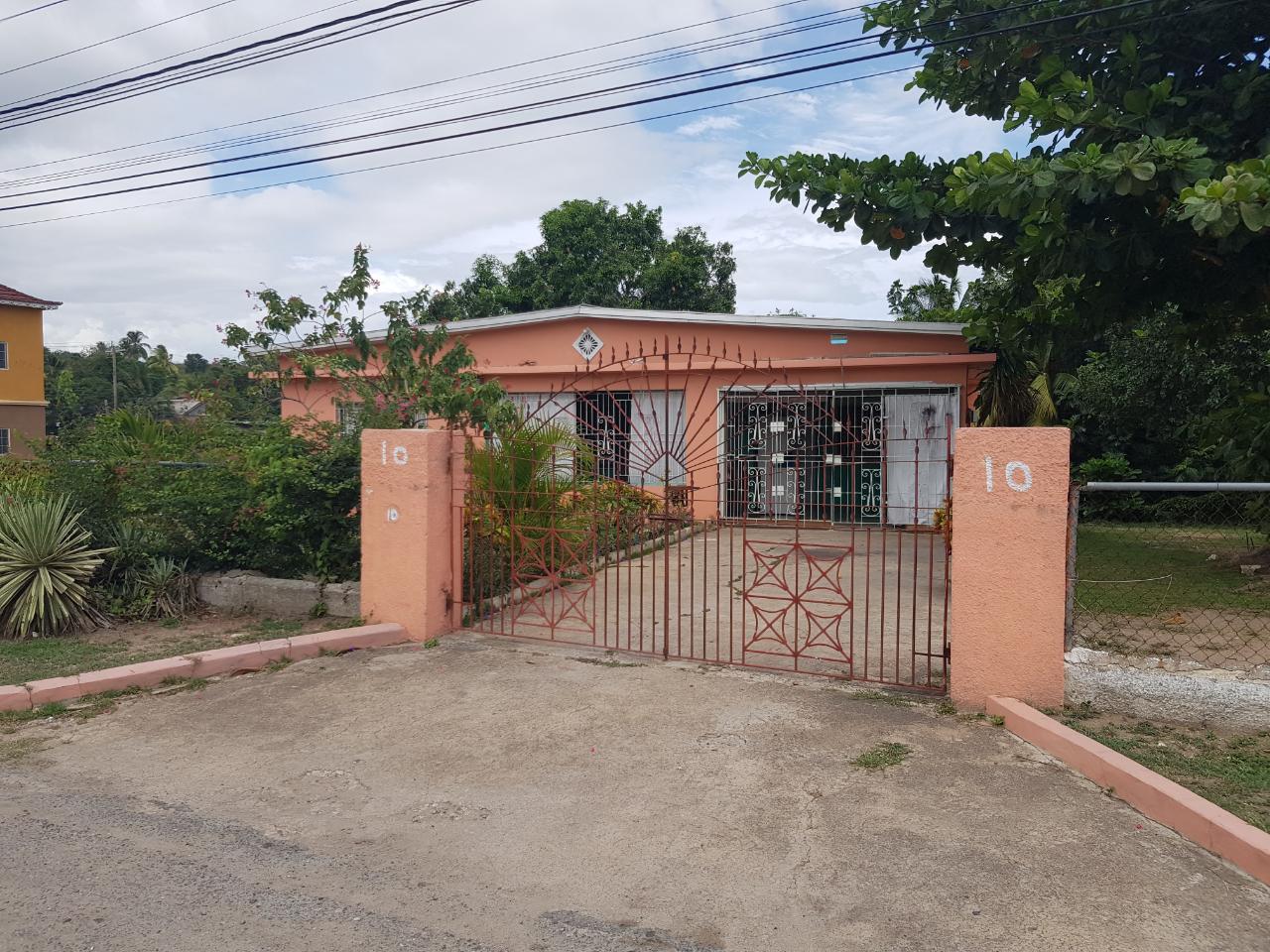 House for Sale   Spanish Town