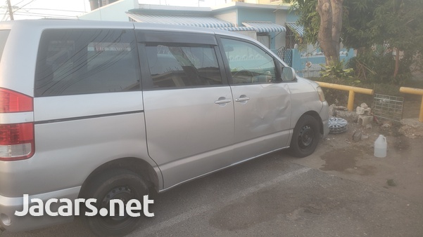 Toyota Noah 2,0L 2007