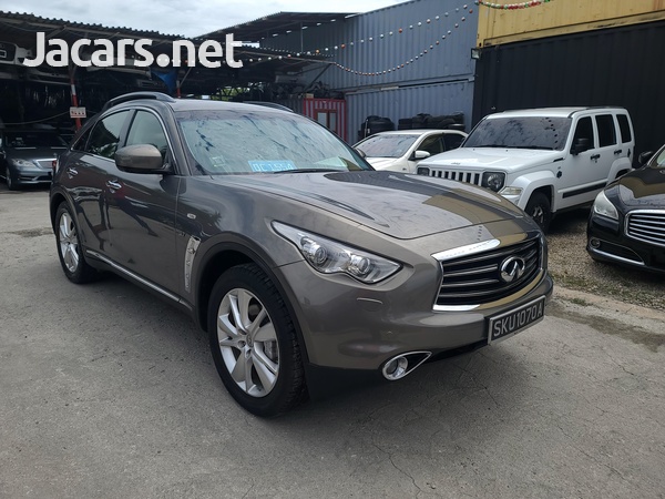 Infiniti Q70 3,7L 2015