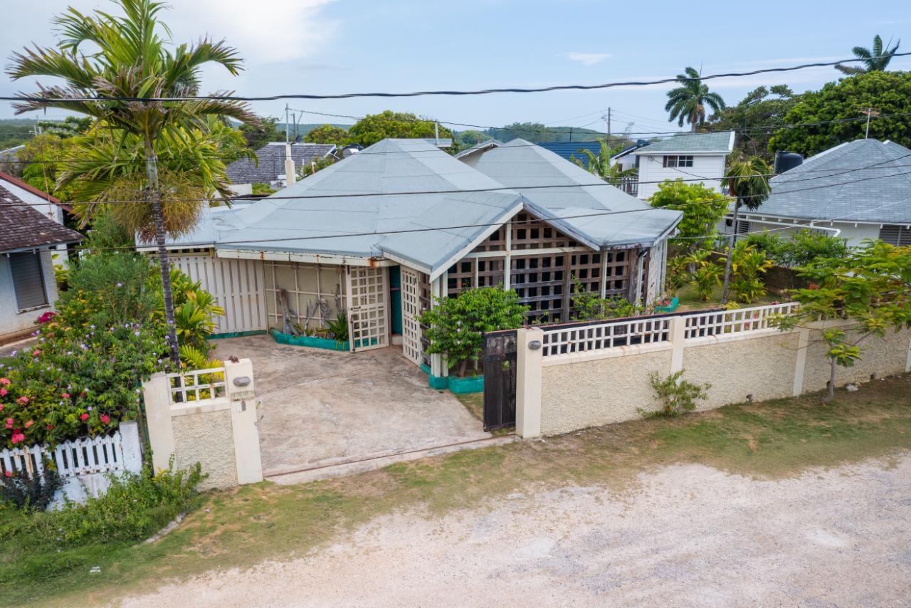 Resort Apartment/Villa for Sale   Duncans