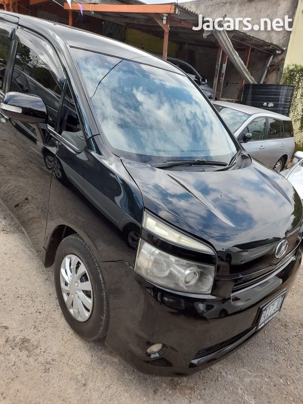 Toyota Voxy 2,0L 2009