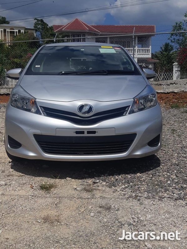 Toyota Vitz 1,3L 2014