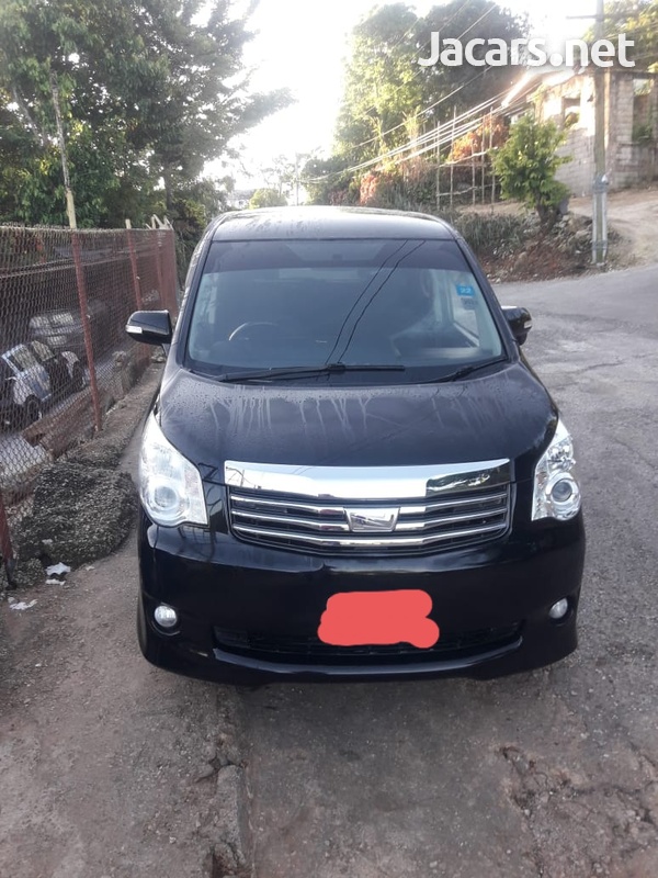 Toyota Noah 2,0L 2009