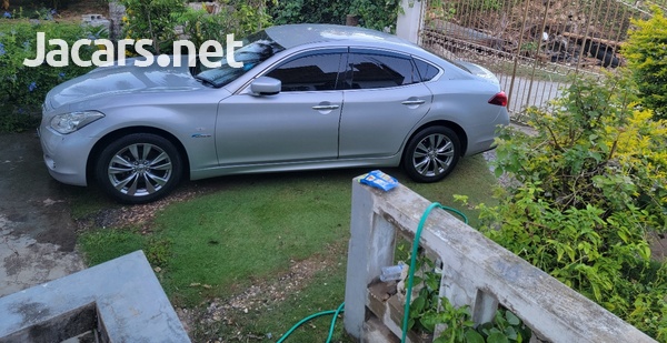Nissan Fuga 3,0L 2013