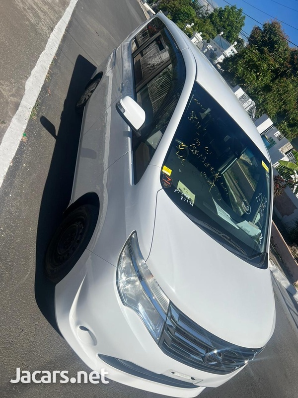 Nissan Serena 2,0L 2016