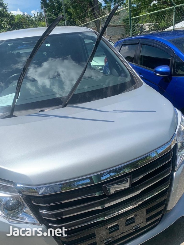 Toyota Noah 1,8L 2017