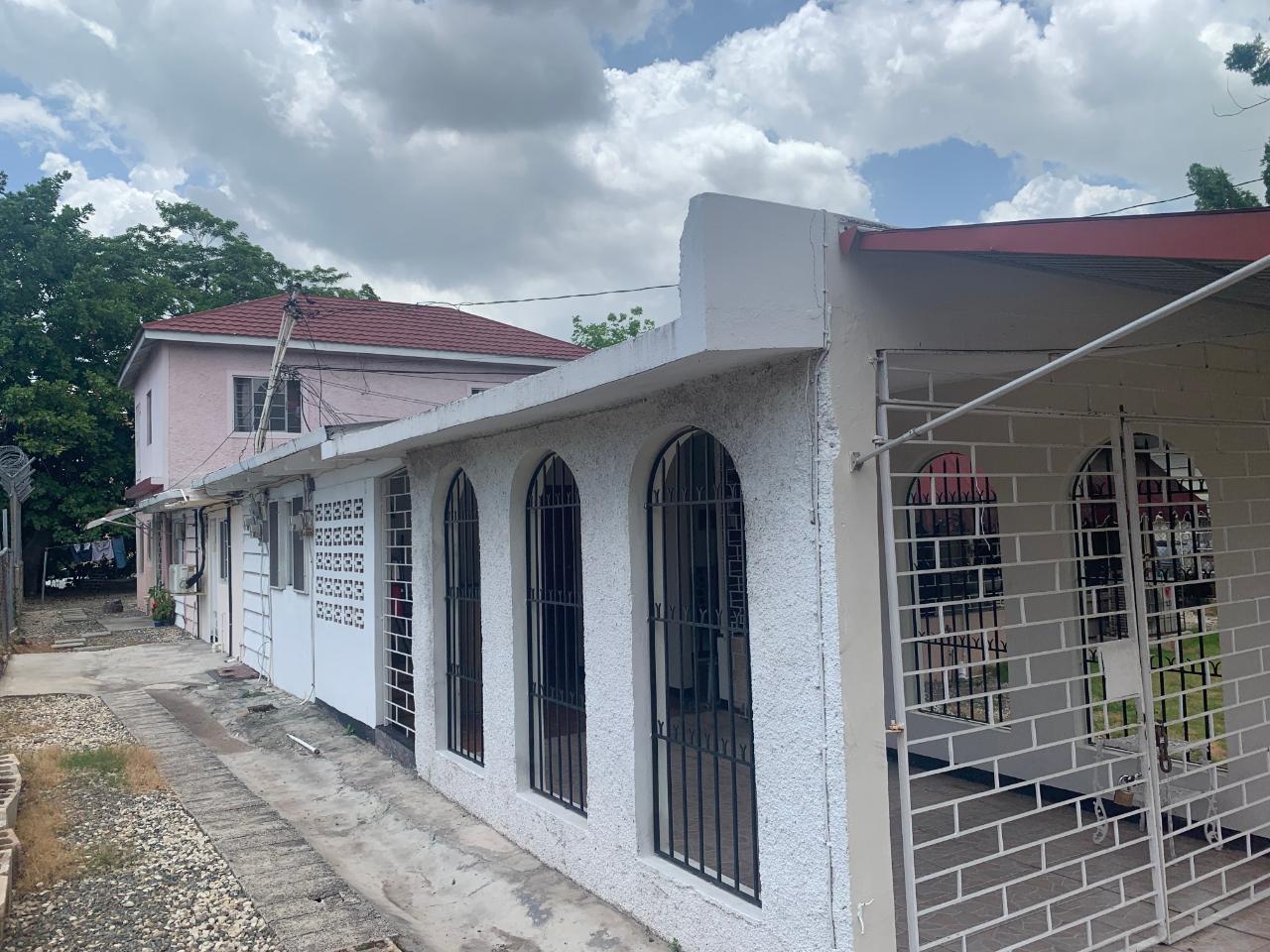 House for Sale   Kingston 10