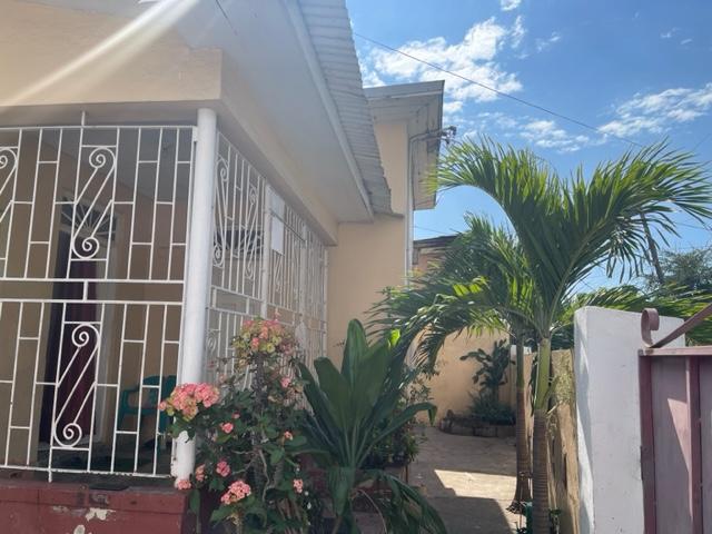 House for Sale   Kingston 5