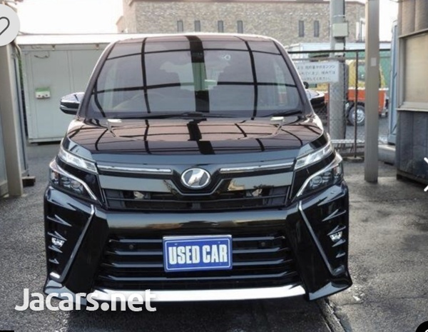 Toyota Voxy 2,0L 2018