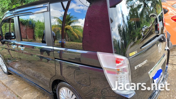 Honda Stepwgn 2,0L 2012