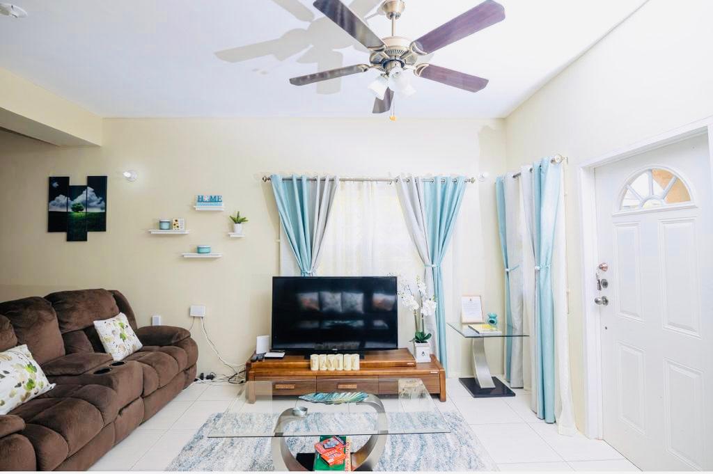 Townhouse for Rent   Runaway Bay