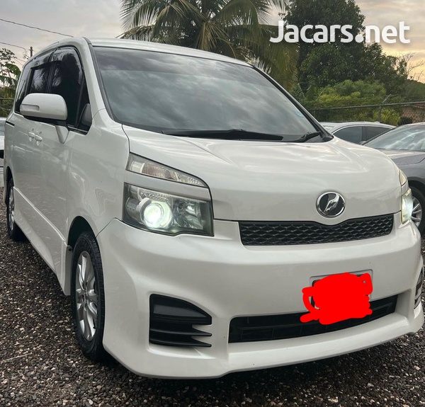 Toyota Voxy 2,0L 2010