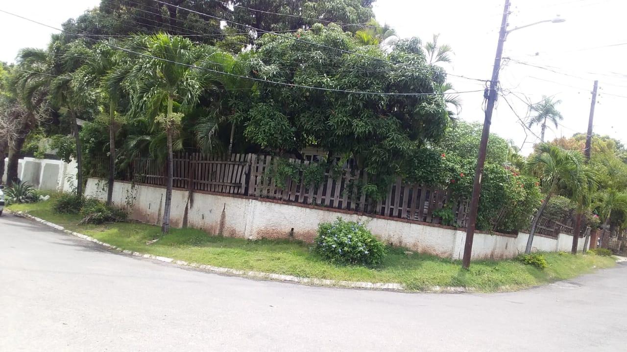 House for Sale   Kingston 6