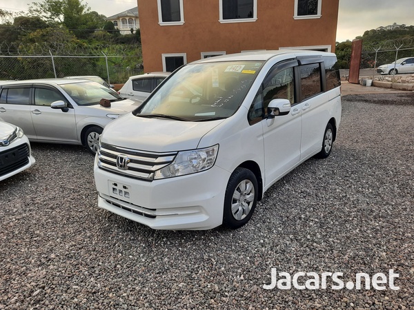 Honda Stepwgn 2,0L 2013