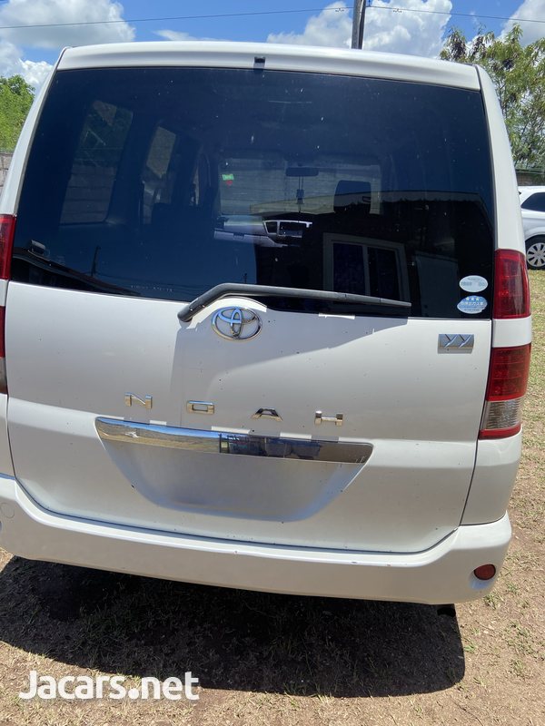 Toyota Noah 2,0L 2005