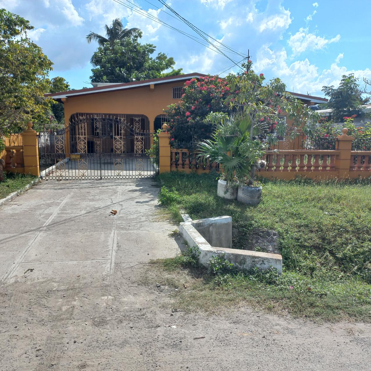 House for Sale   Spanish Town