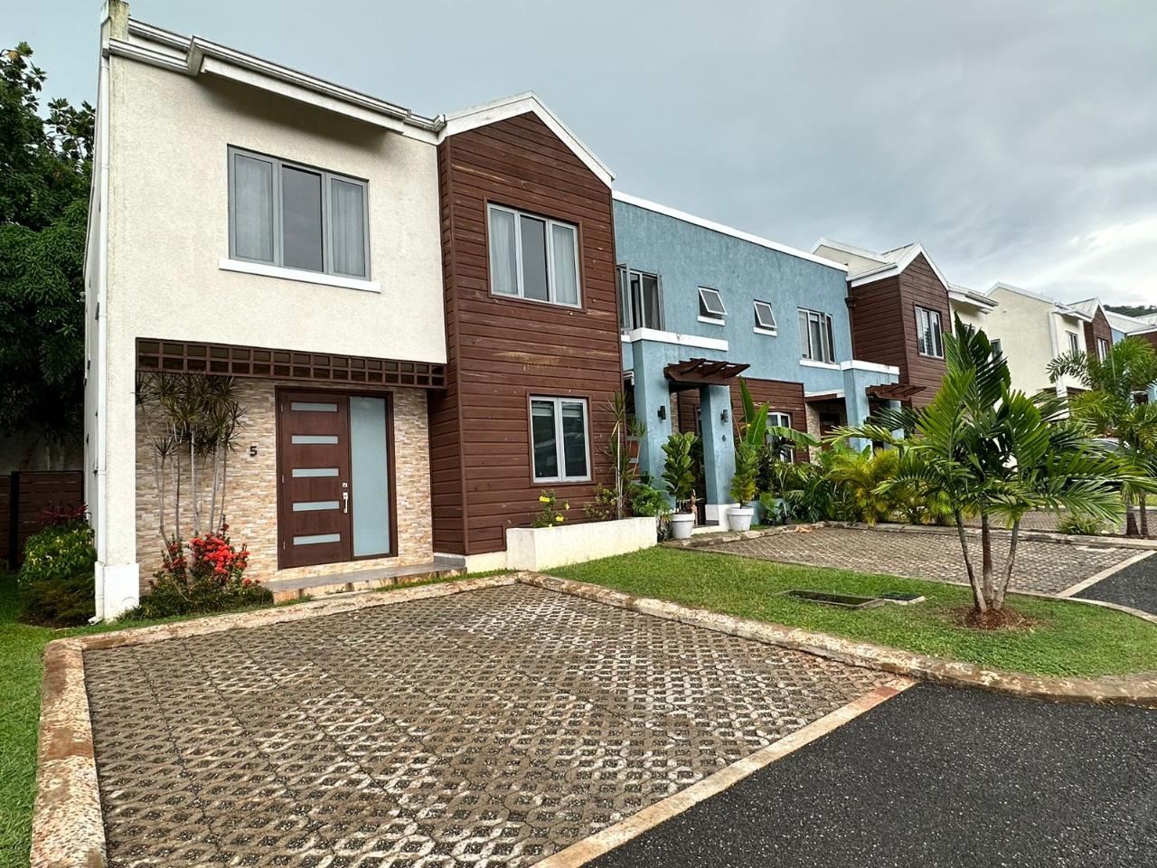 Townhouse for Rent   Kingston 9