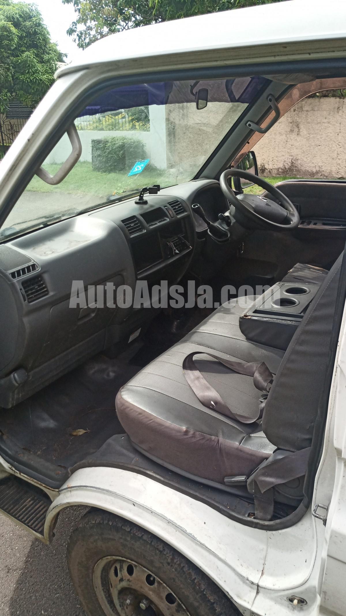 2007 Nissan Vanette