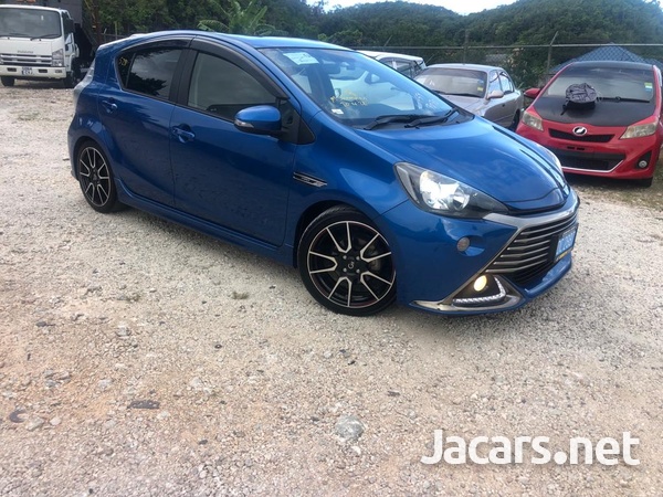 Toyota Aqua 1,5L 2015
