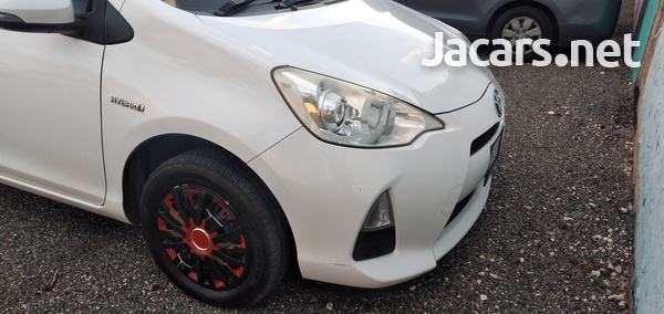 Toyota Aqua 1,5L 2014