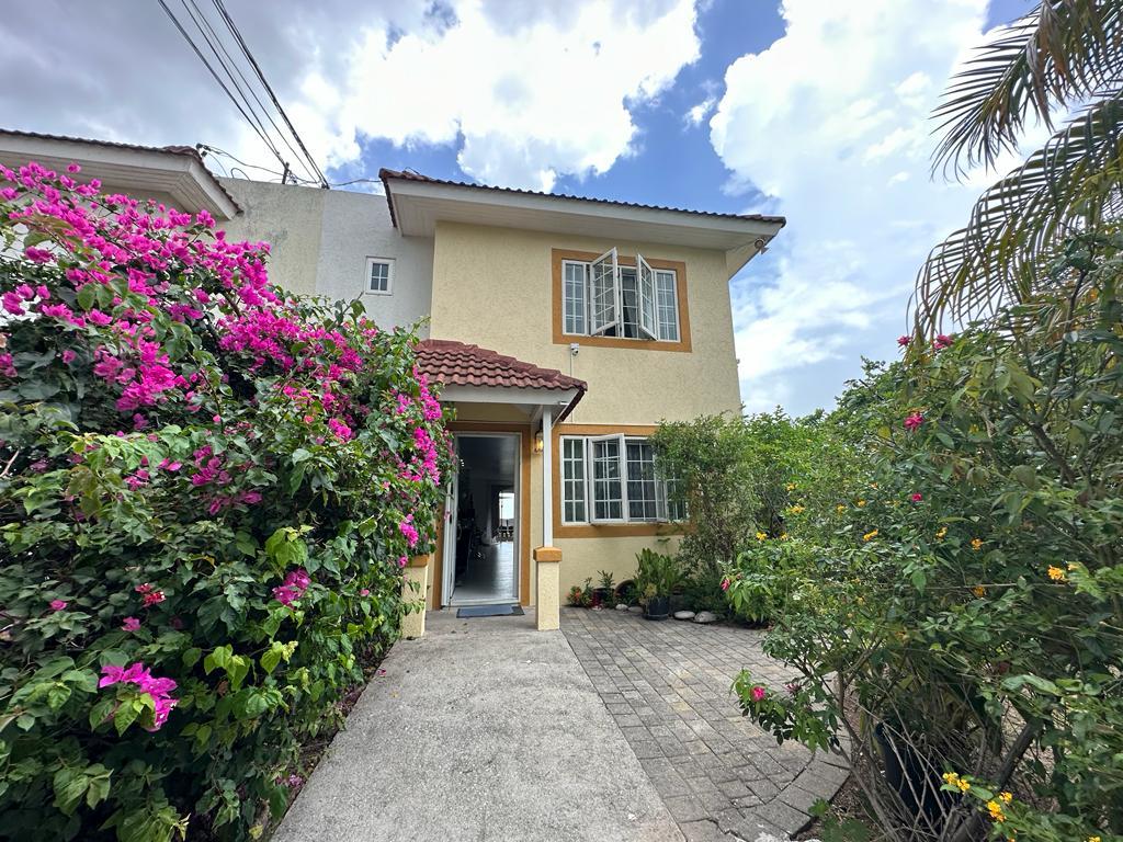 Townhouse for Sale   Kingston 6