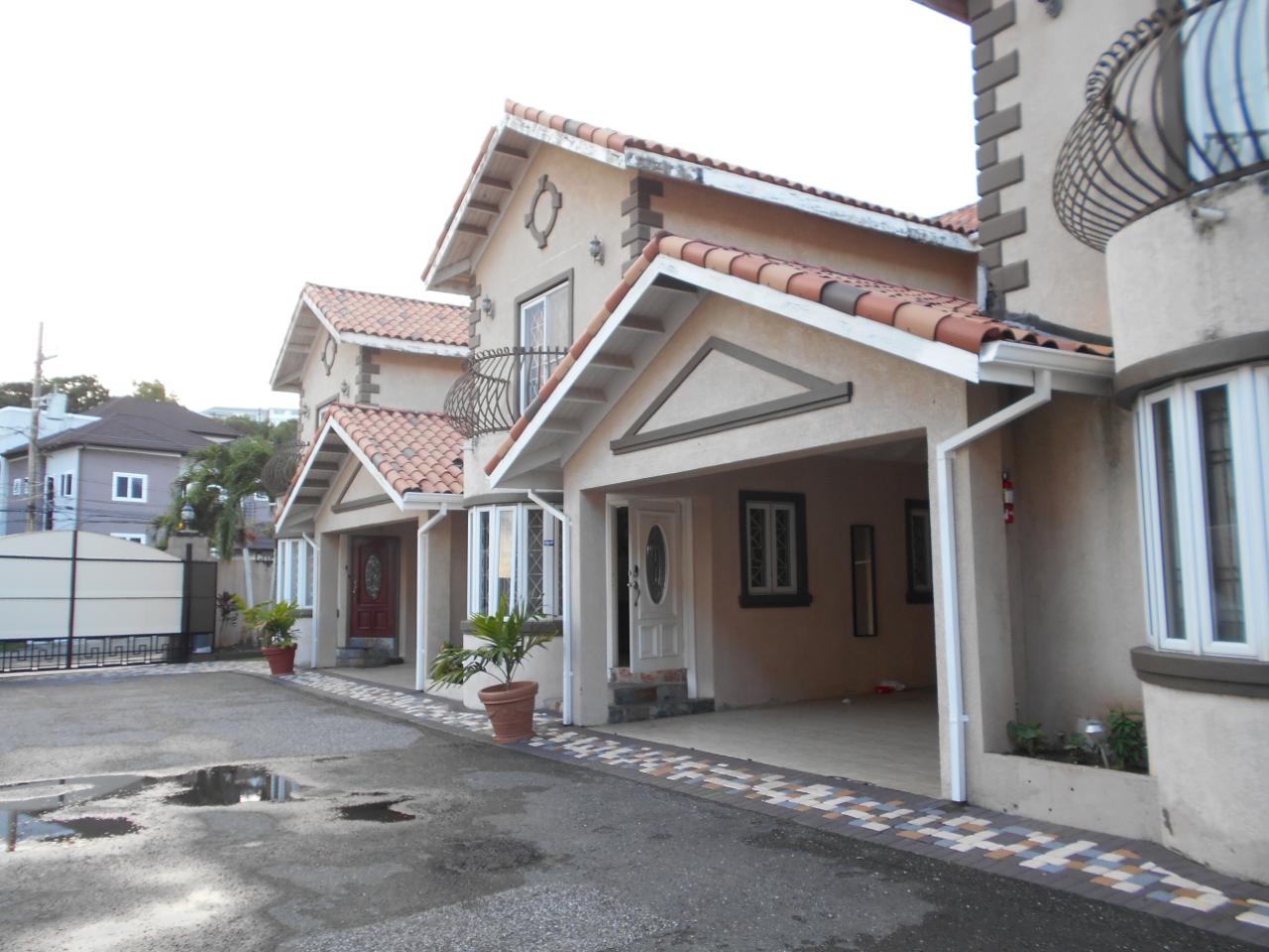 Townhouse for Sale   Kingston 8