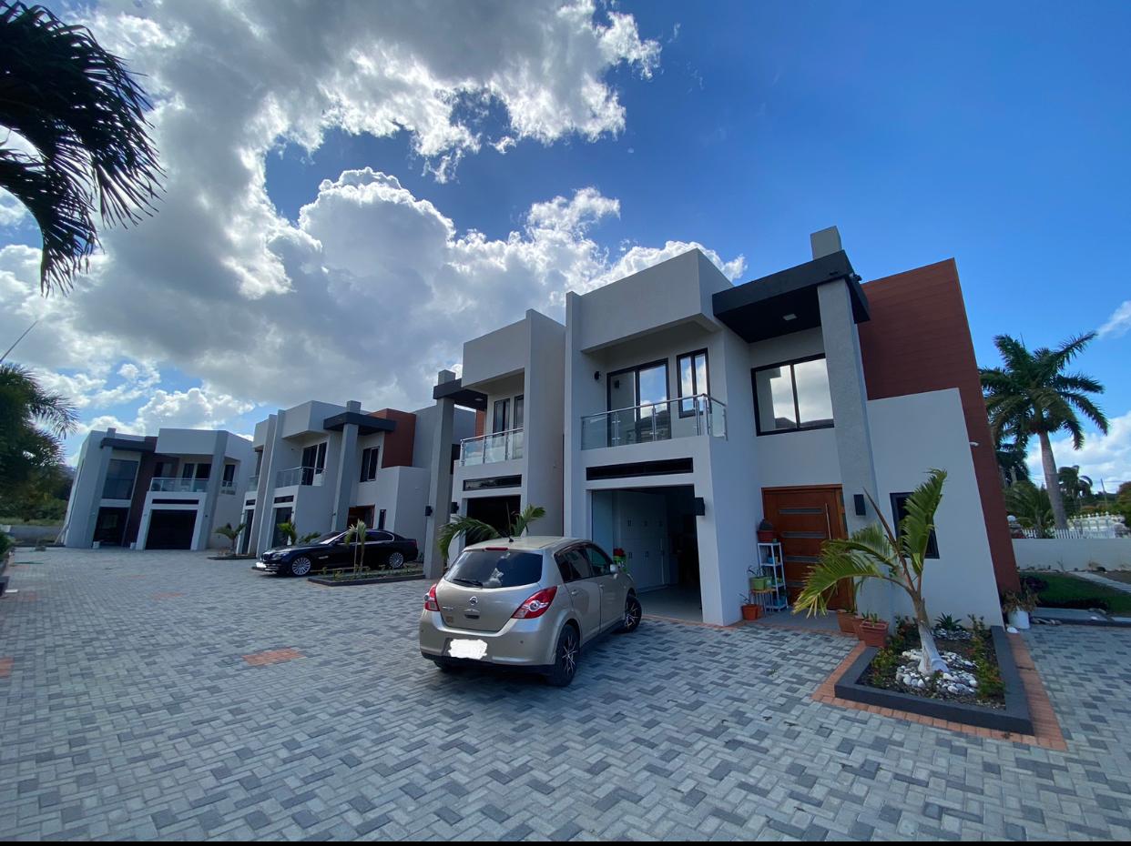 Townhouse for Sale   Tower Isle