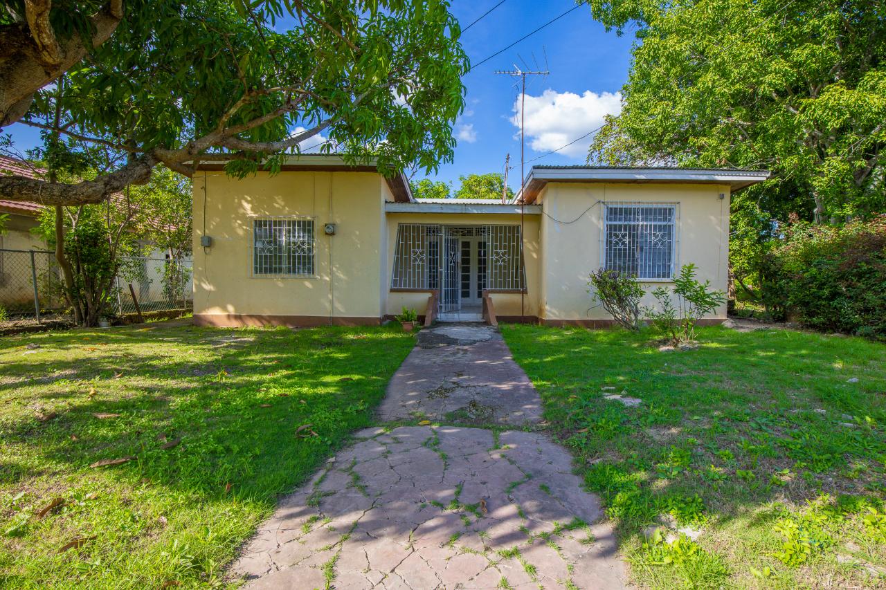 House for Sale   May Pen