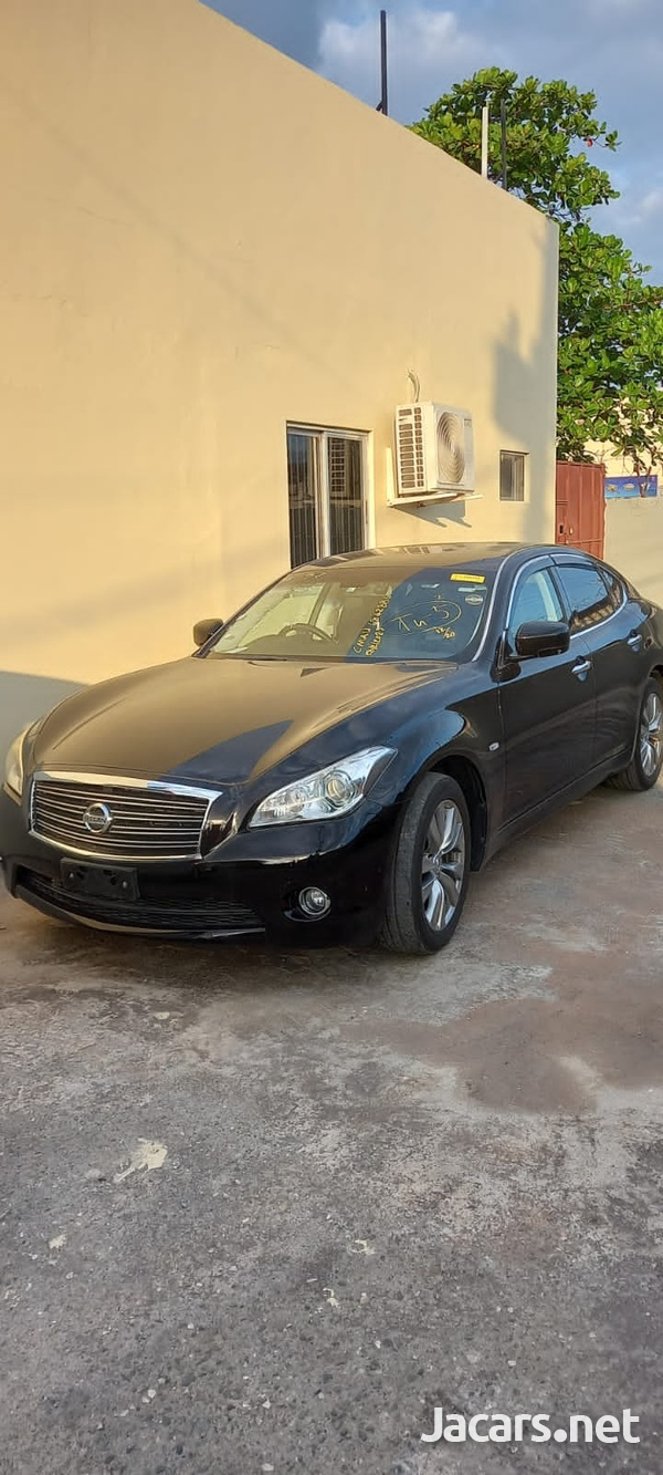 Nissan Fuga 2,5L 2013