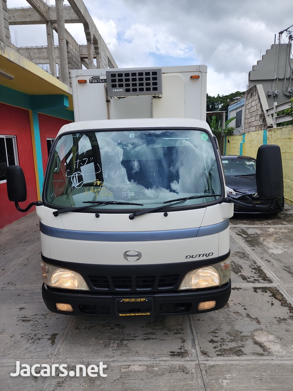 2005 Hino Dutro Freezer Truck
