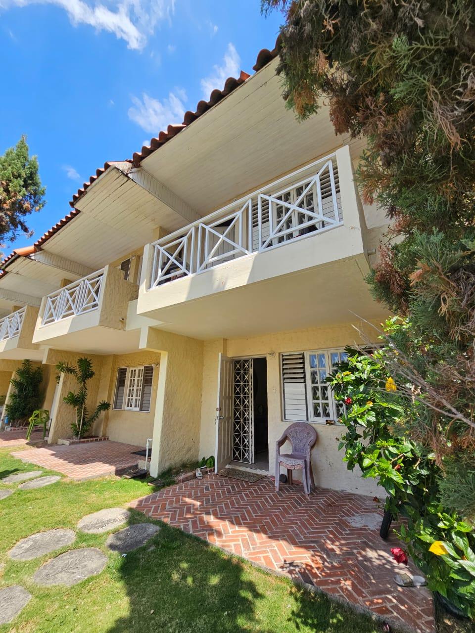 Townhouse for Sale   Kingston 10