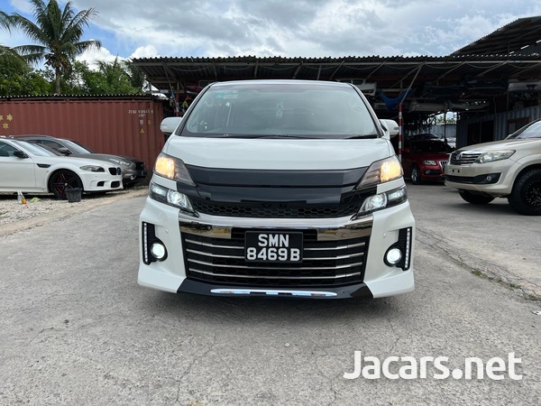 Toyota Vellfire 2,3L 2014