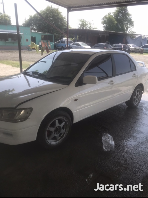 Mitsubishi Lancer 1,4L 2001