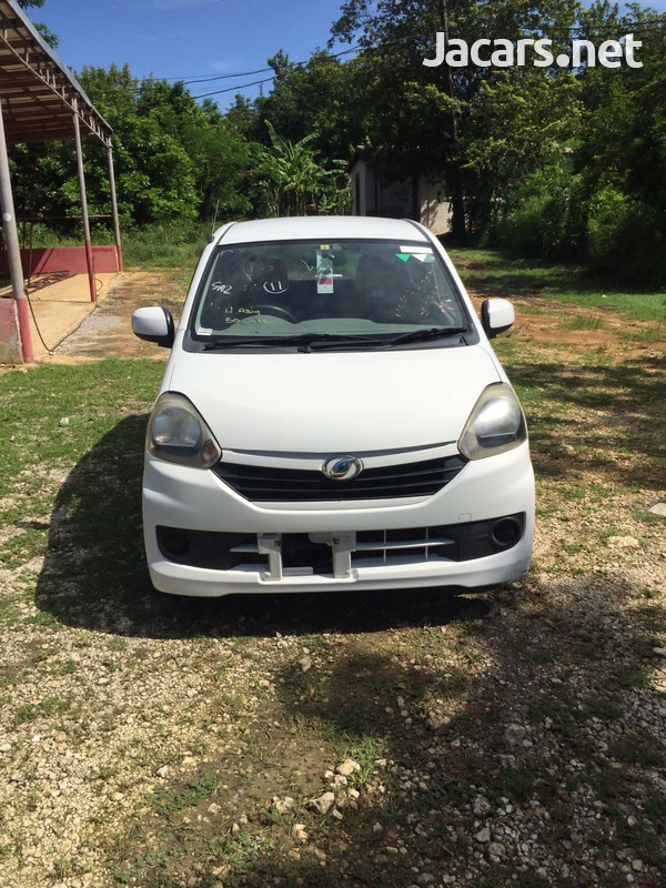 Daihatsu MIRA 0,6L 2013