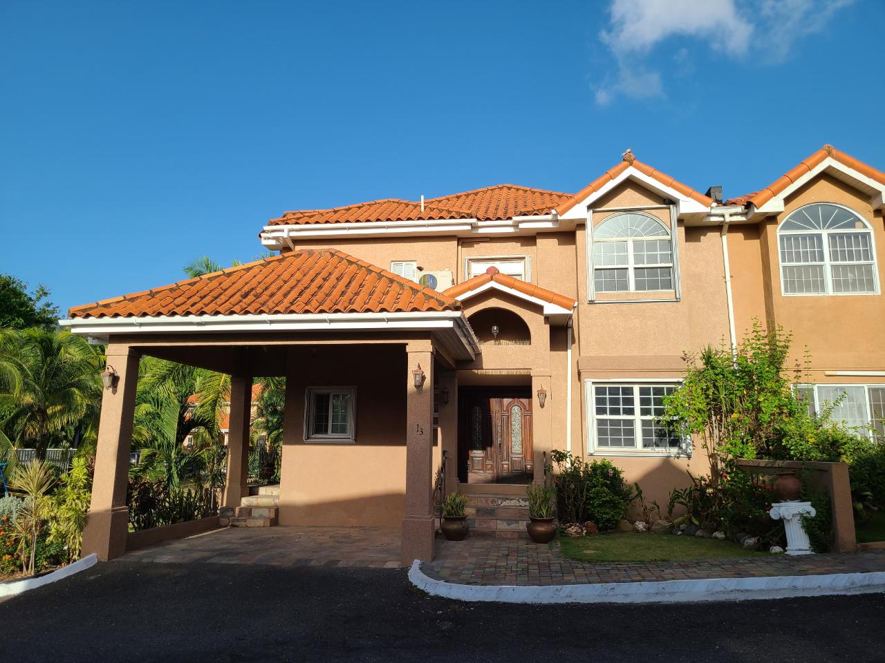 Townhouse for Rent   Kingston 6