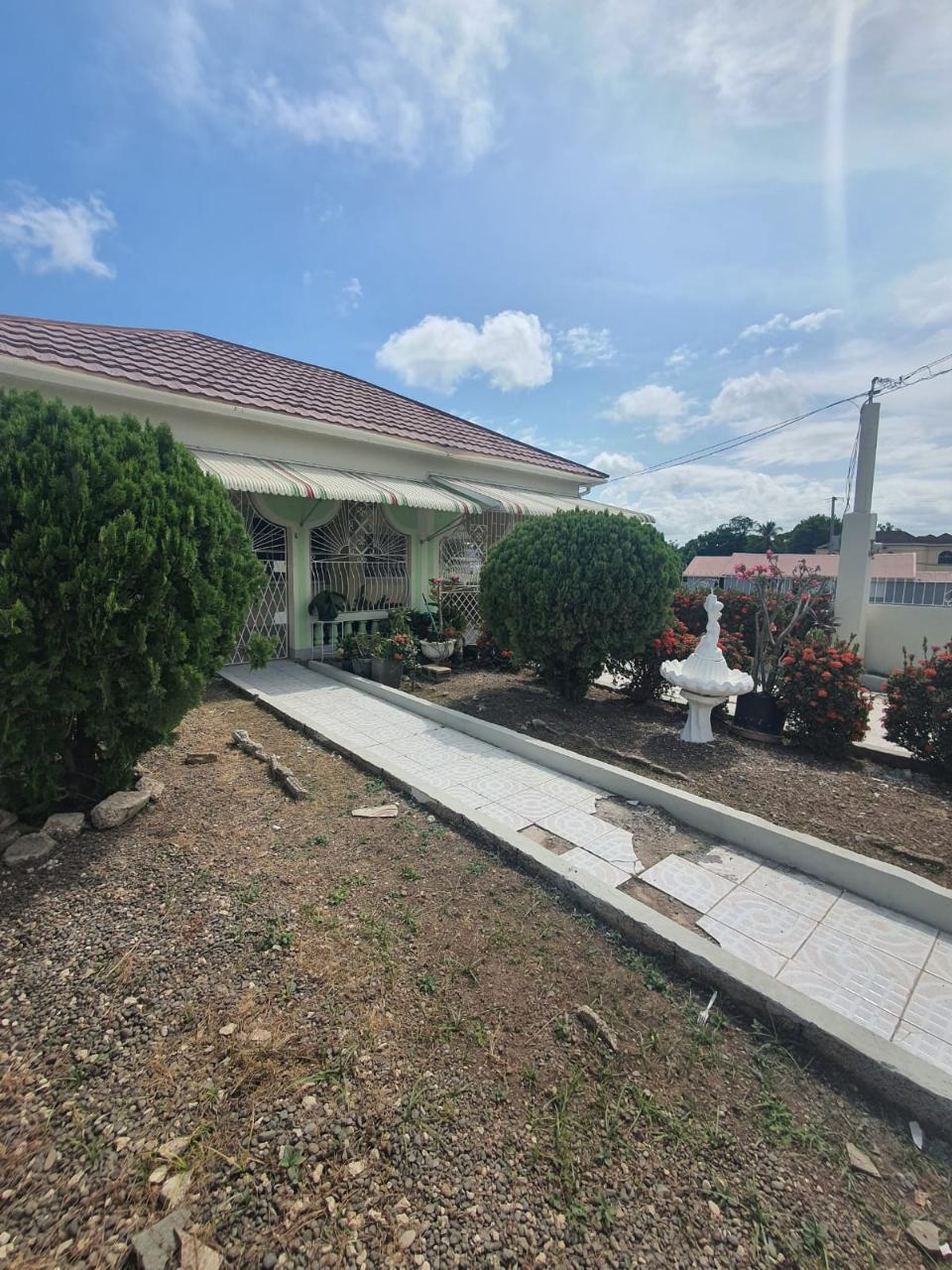 House for Sale   May Pen
