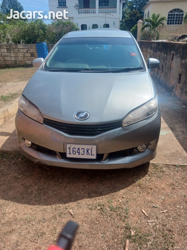 Toyota Wish 2,0L 2011