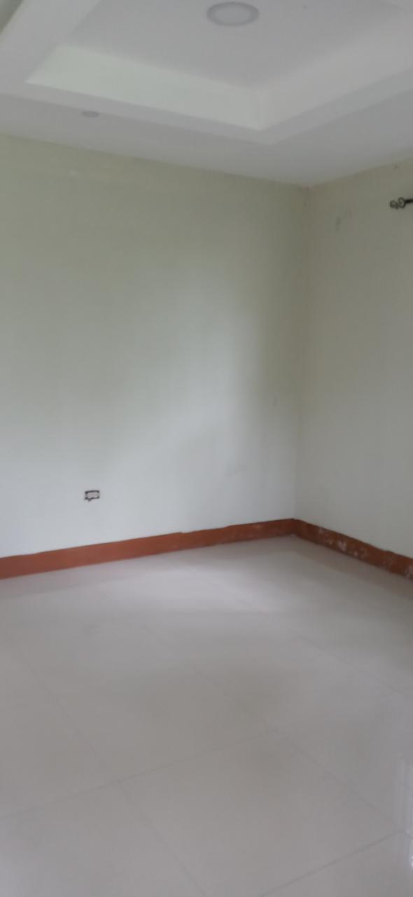 House for Sale   Kingston 8