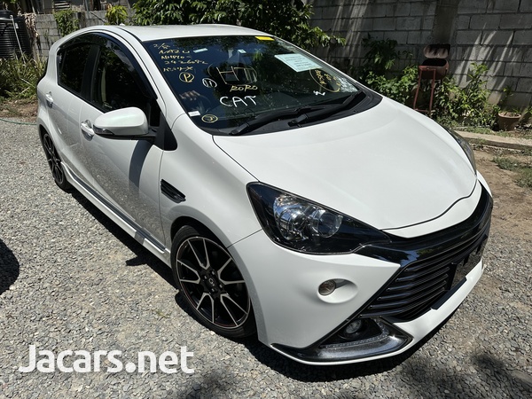 Toyota Aqua 1,5L 2015