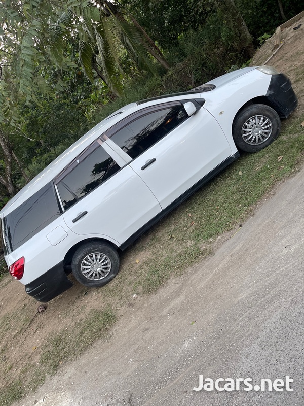 Nissan AD Wagon 1,5L 2013