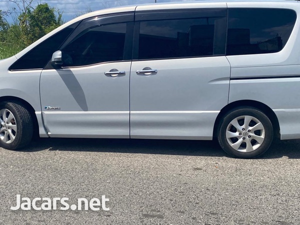 Nissan Serena 2,0L 2014