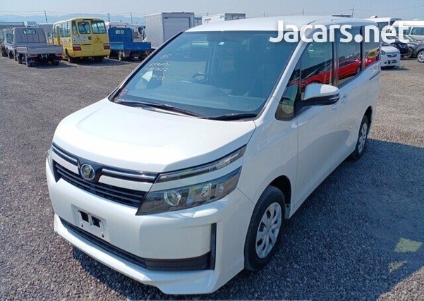 Toyota Voxy 2,0L 2015