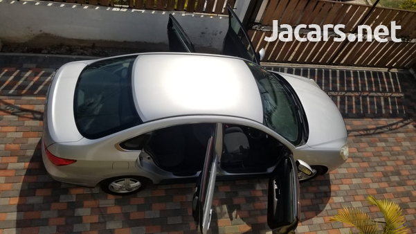 Nissan Bluebird 2,0L 2012