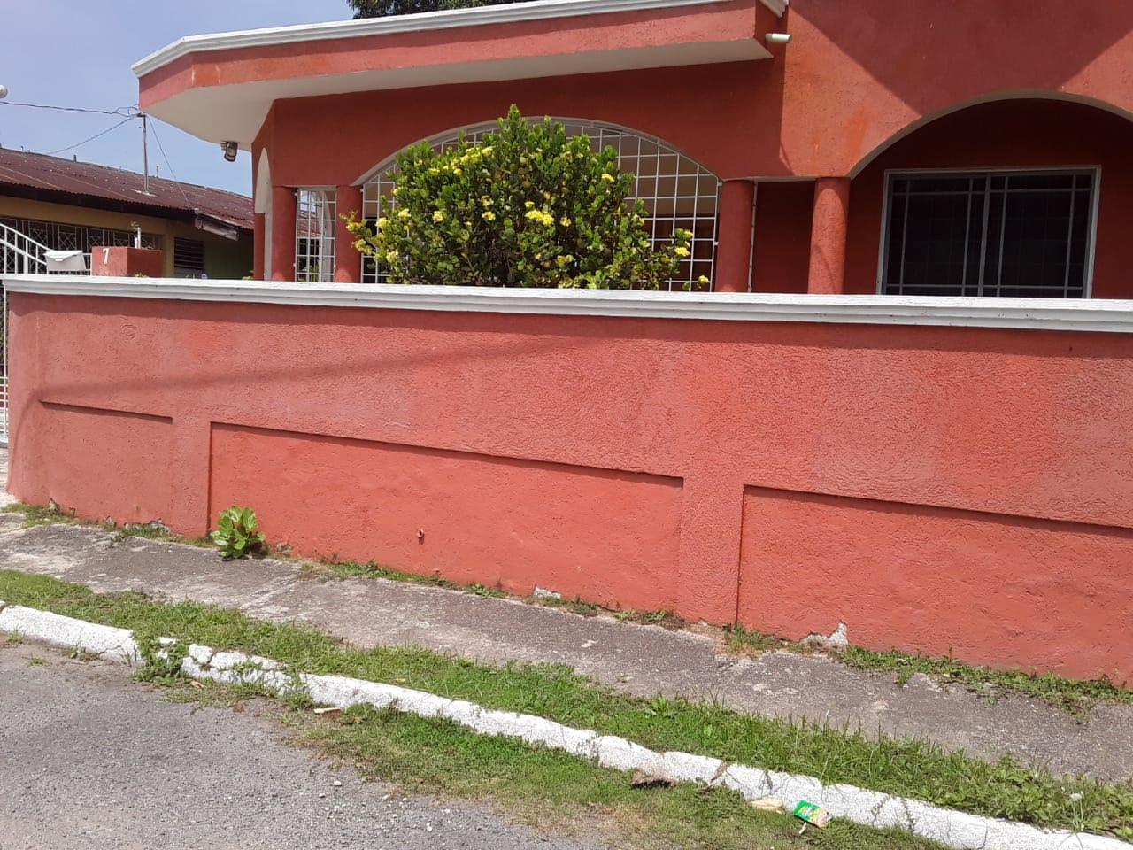 House for Sale   Kingston 19