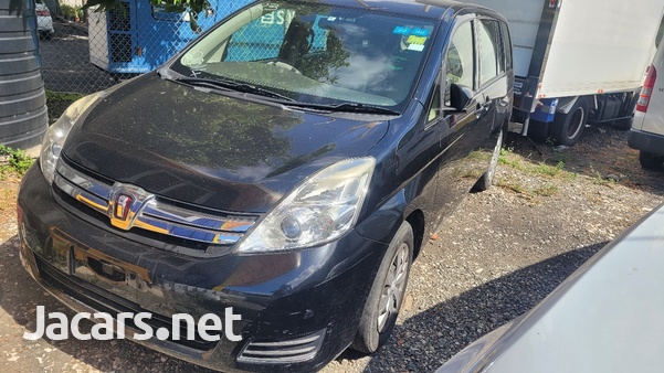 Toyota Isis 1,8L 2014