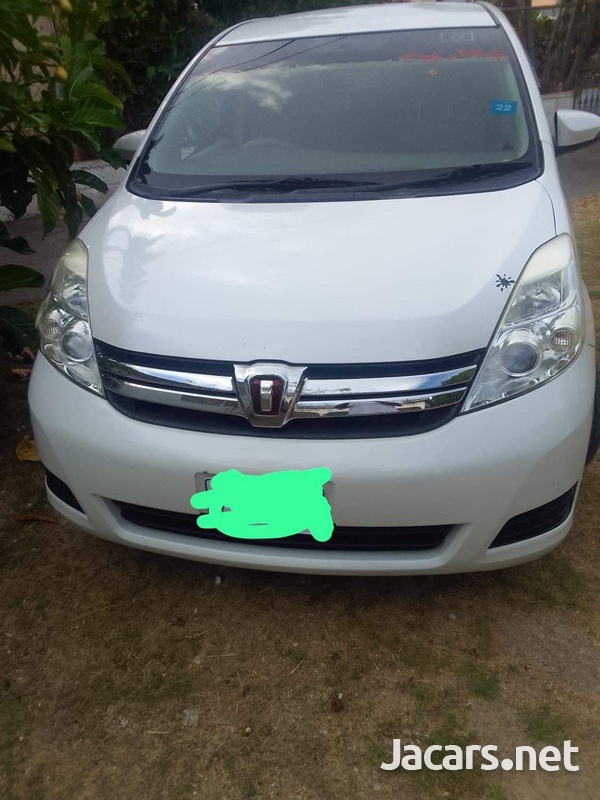 Toyota Isis 1,8L 2014