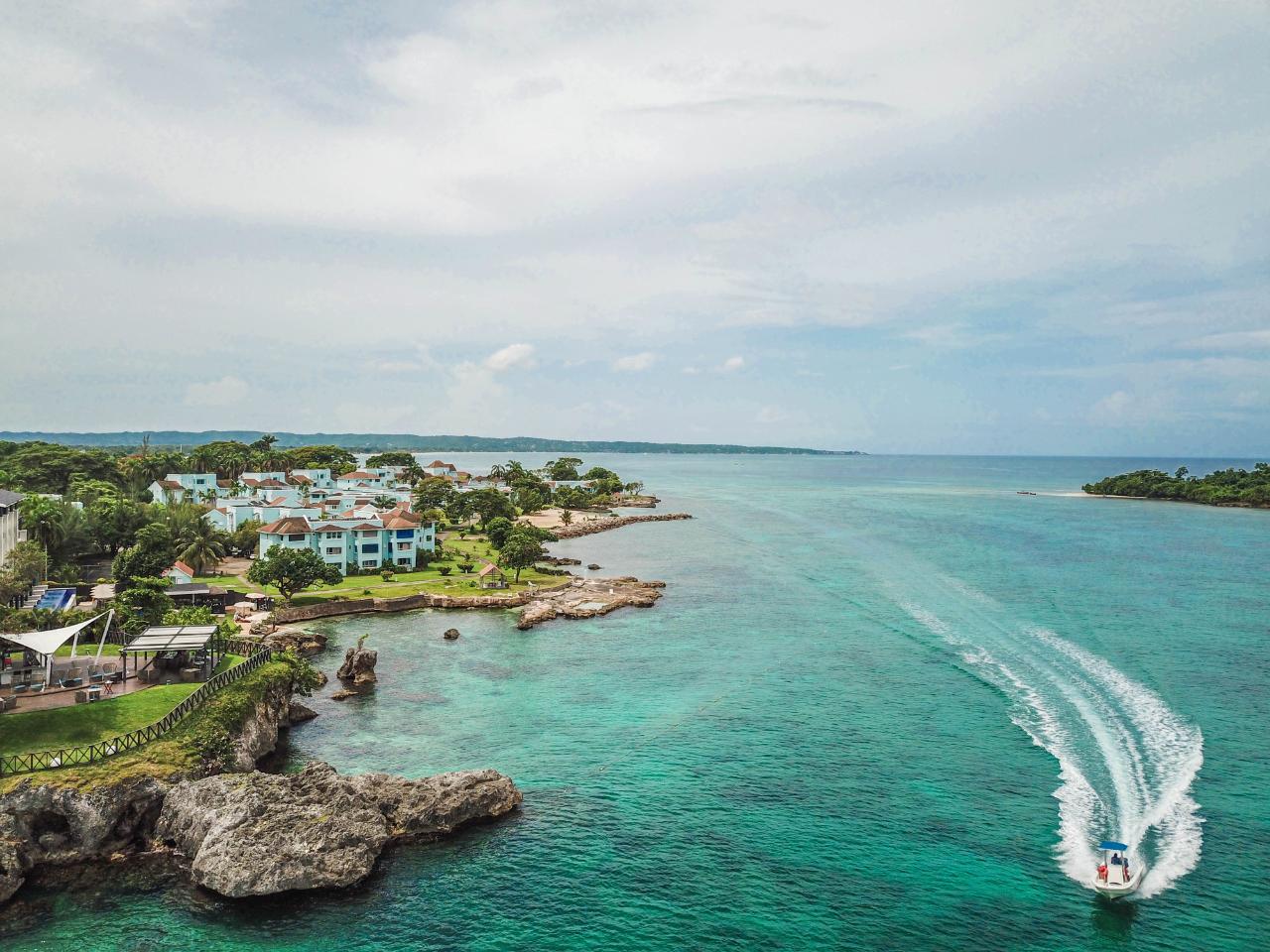 Resort Apartment/Villa for Sale   Negril