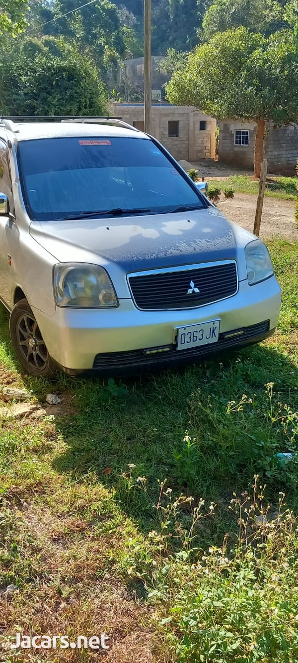 Mitsubishi Dion 2,0L 2000