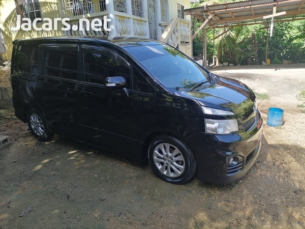 Toyota Voxy 2,0L 2012