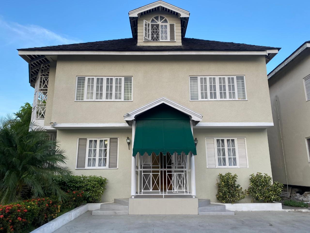 Townhouse for Sale   Kingston 6
